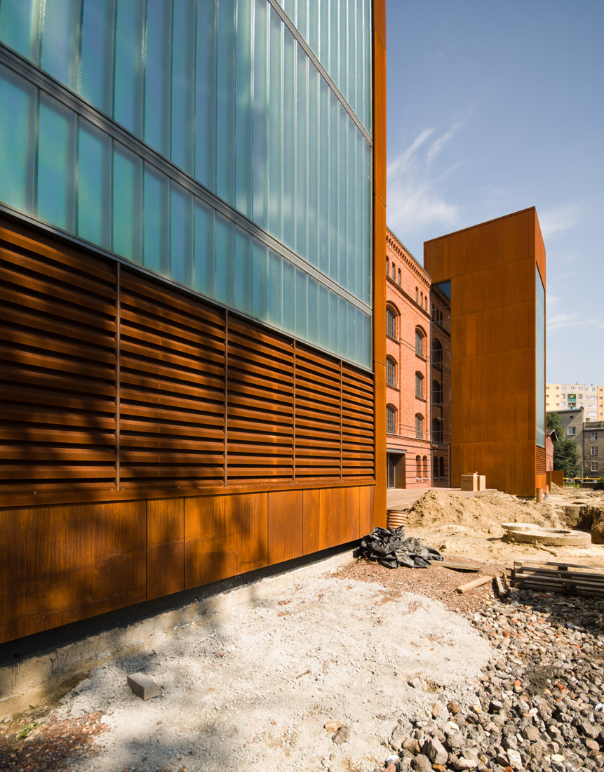 U型玻璃, 楼梯,U玻幕墙