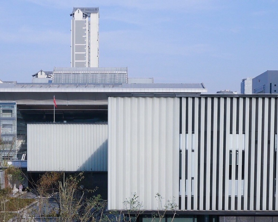 阿普尔顿“西安华润置地悦府”7米长钢化U型玻璃幕墙细节