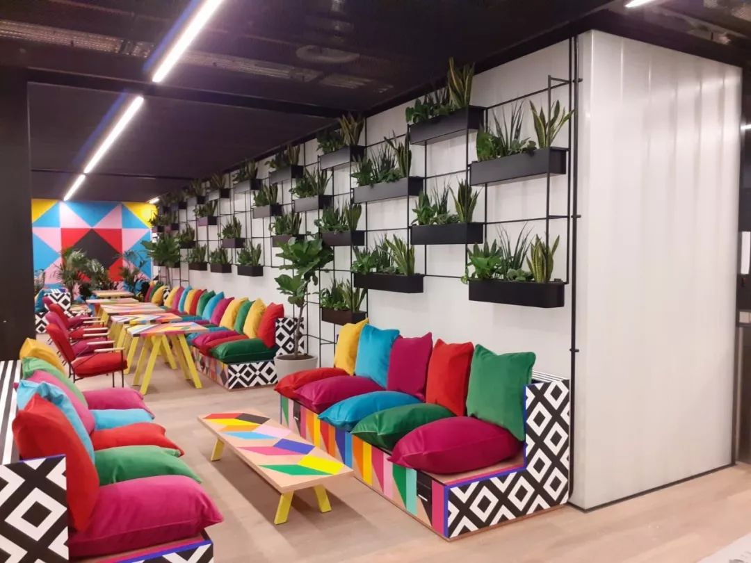 英国伦敦芬斯伯里广场U玻